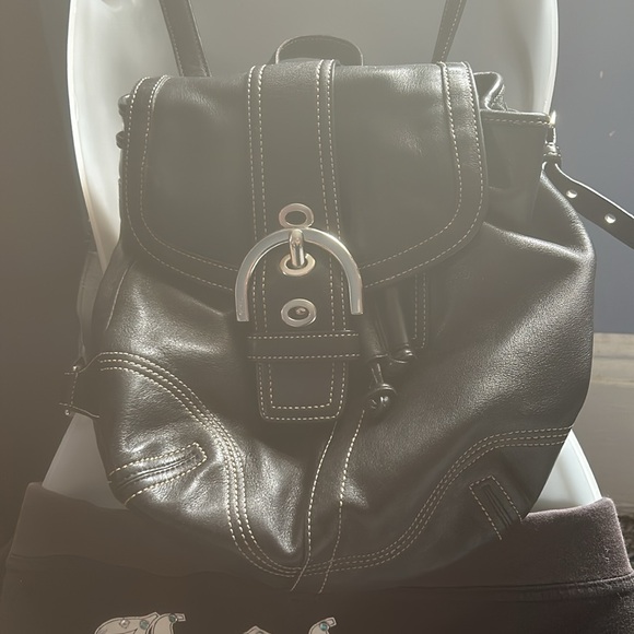 REDUCED!!Pre-Owned authentic leather coach backpack - Picture 2 of 11